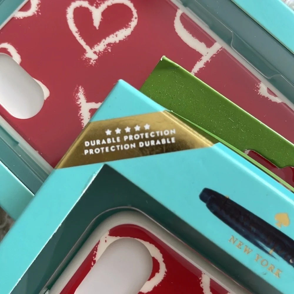 - Kate Spade New York Heart Scatter iPhone XS/S Case